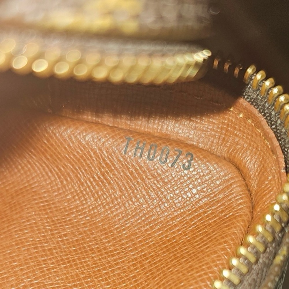 Louis Vuitton Amazon Monogram Unisex Bag - Picture 14 of 17
